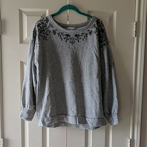 Grey sweater/sweatshirt with floral detail
